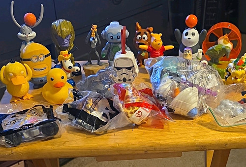 Random lot kid toys - lot,