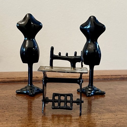 Dollhouse miniature two black - dollhouse,