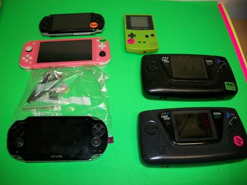 Lot consoles sold - -,