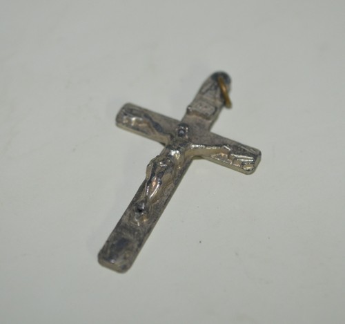 Cross pendant 3d - 1.5",