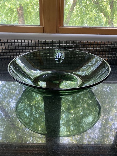 Beautiful large emerald green - beautiful,