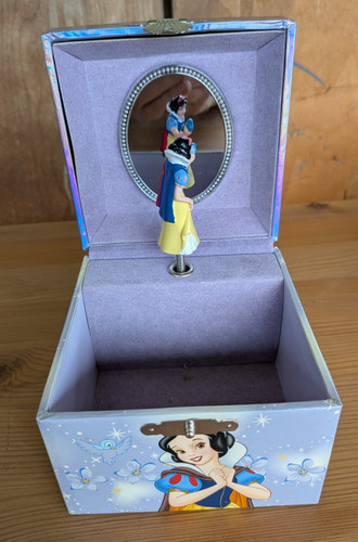 Disney snow white music - snow,