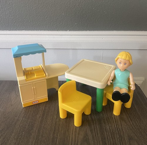 Vintage little tikes - tikes, dollhouse