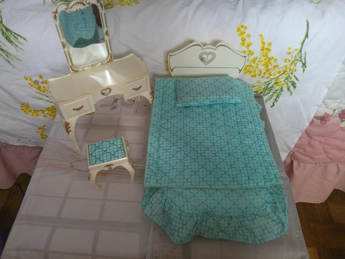 Sindy furniture bed vanity - furniture, bed,