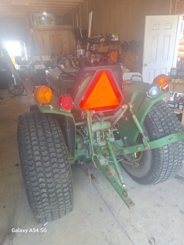 Mid john deere 750 2wd - deere,