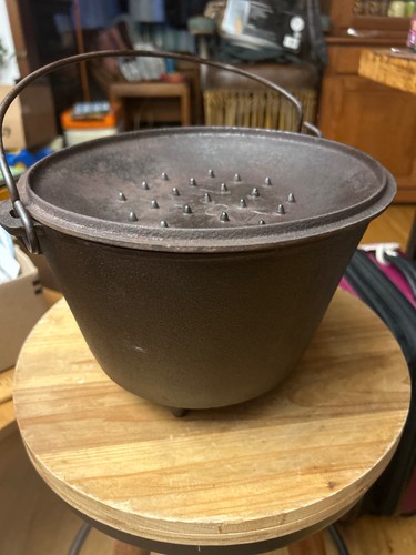 Vtg cast iron - 7, unbranded