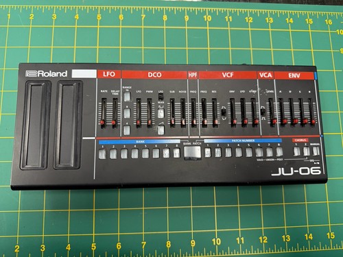 Roland boutique synth - ju-06,