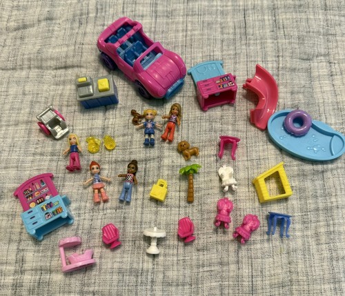 Polly pocket lot convertible - polly,