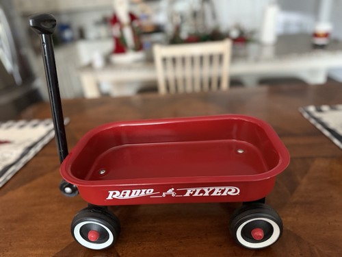 Radio flyer wagon - radio,