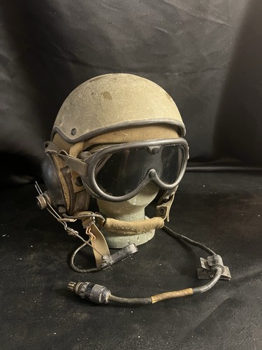 Vtg combat vehicle crewman - vehicle,