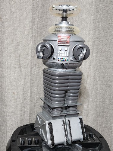 Lost space robot ym 3 - space,