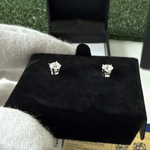 Solid 18k white gold 4ctw - 18k, 3/4ctw