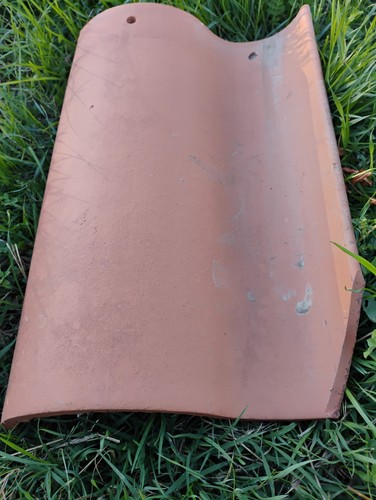Shaped clay roof tile - s,