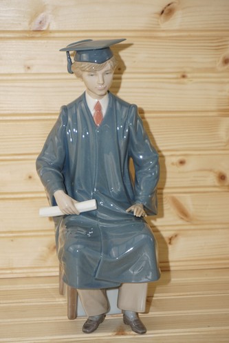 Lladro graduate male sitting - graduate,