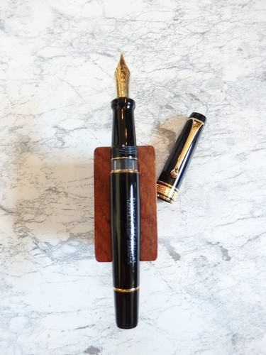 Aurora optima nero black resin - black,