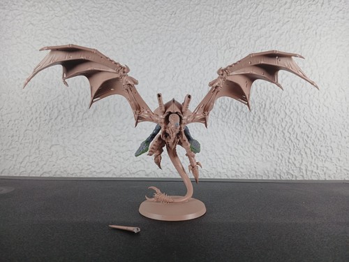 Winged hive tyrant - hive, magnet
