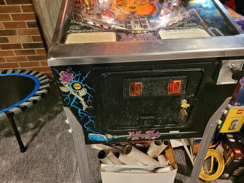 Addams family pinball coin - family, coin-op