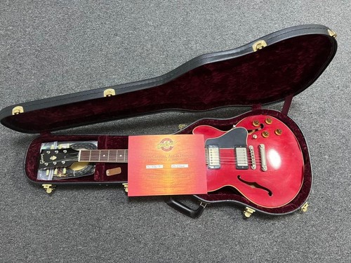 Electric guitar gibson - guitar,