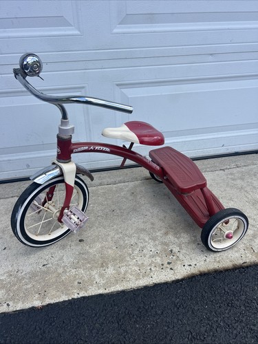 Vintage radio flyer retro - radio,