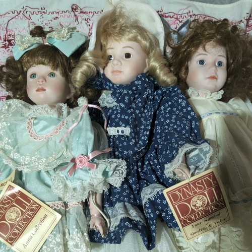 Lot dolls vintage - of,