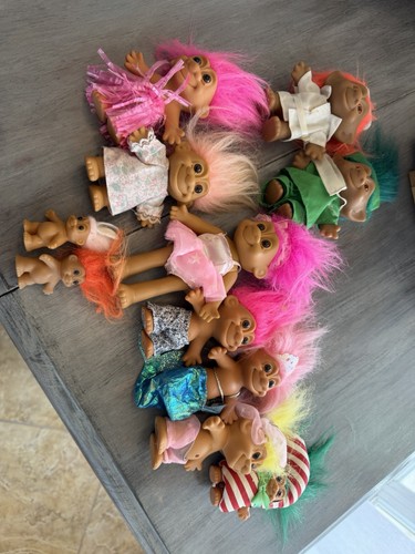 Lot vintage troll dolls - of,