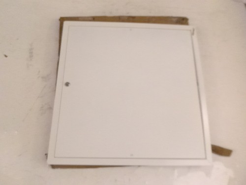 Lockable access door - x,