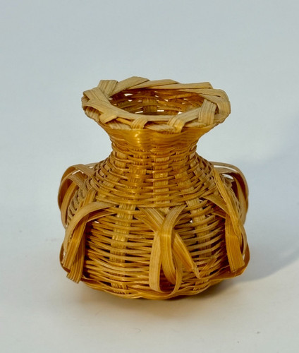 Tiny urn shaped inch - tiny, woven