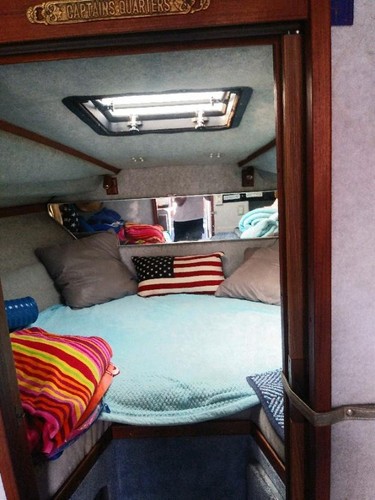 Cabin cruiser locatd - locatd, in