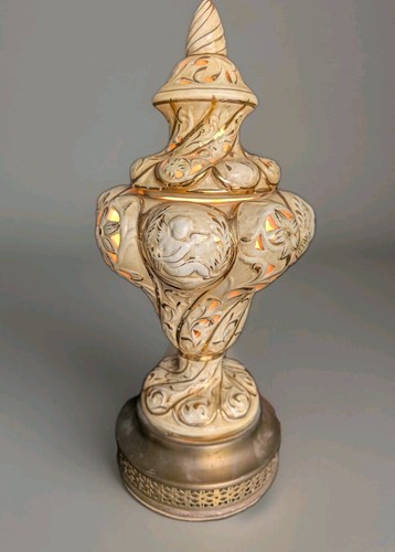Capodimonte style reticulated - style,