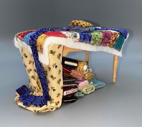 Miniature dollhouse scale - 1:12,