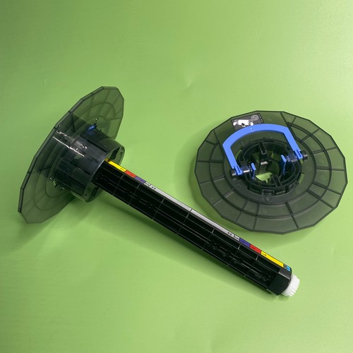 Paper roll spindle - unit, for