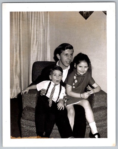 Vtg snapshot family - vtg, b&w
