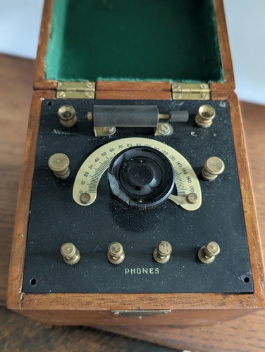 1920s crystal radio receiver - crystal,