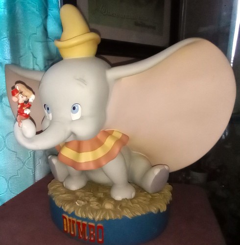 Disney dumbo big - disney, statue