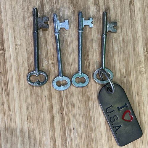 Vintage skeleton keys lot - vintage,