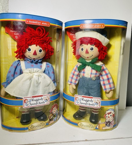 2004 brass key raggedy ann - key, and