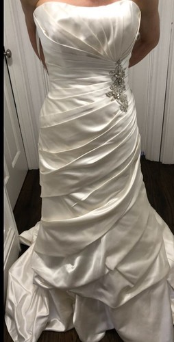 Trumpet shaped wedding - shaped, dress