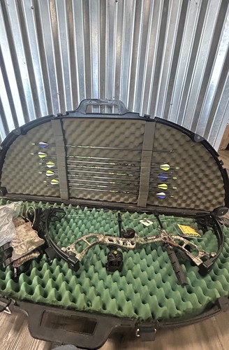 Bear archery compound bow - archery,