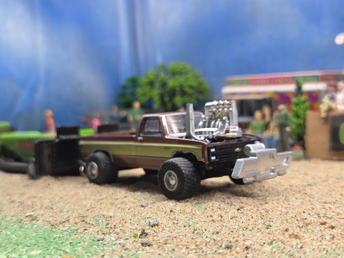 Greenlight 1980s gmc - 1/64,