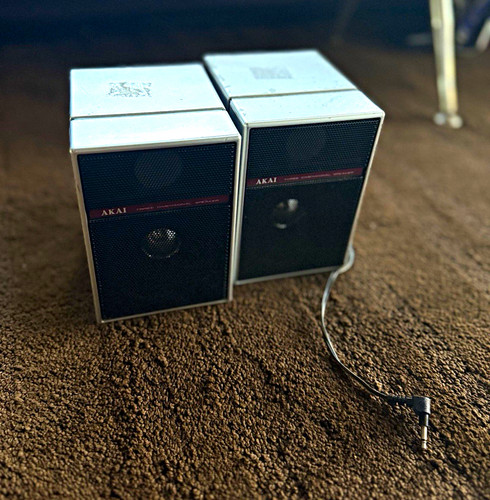 Akai wired speakers - akai, pj-33