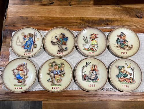 Hummel annual collector - m.j.,