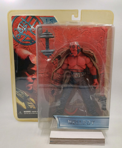 Mezco toys hellboy - mezco,