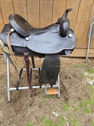 Tex tan western saddle - 17",