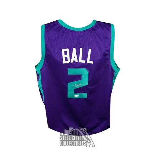 Lamelo ball autographed - ball,