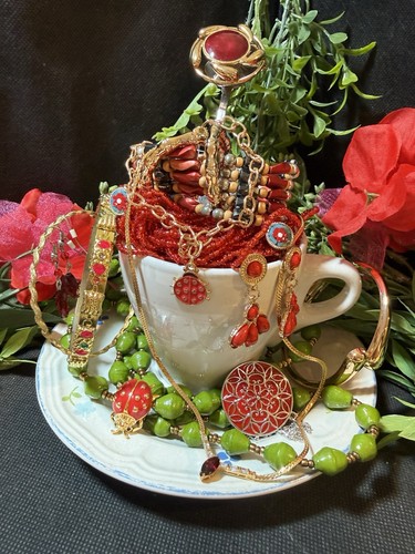 Mystery jewelry jar teacup - jewelry, jar/teacup