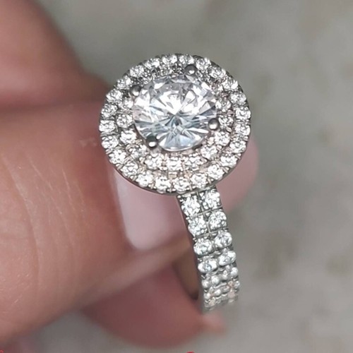 Tcw round cut moissanite - 2.24,