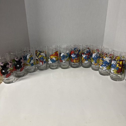 Vintage peyo smurf collectible - peyo,
