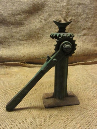 Vintage 1902 iron auto - iron,