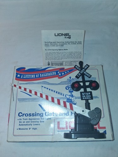 Lionel crossing gate and - gate,