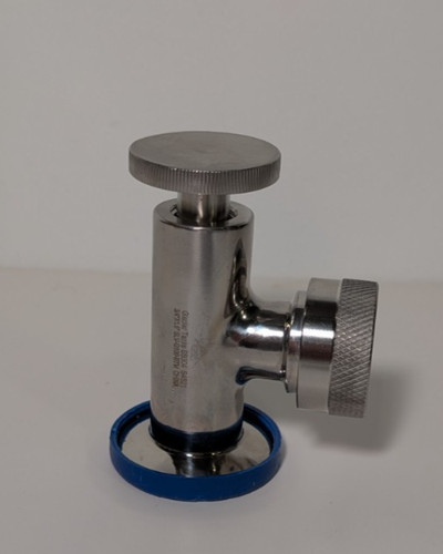 Sight level tri - level, clamp